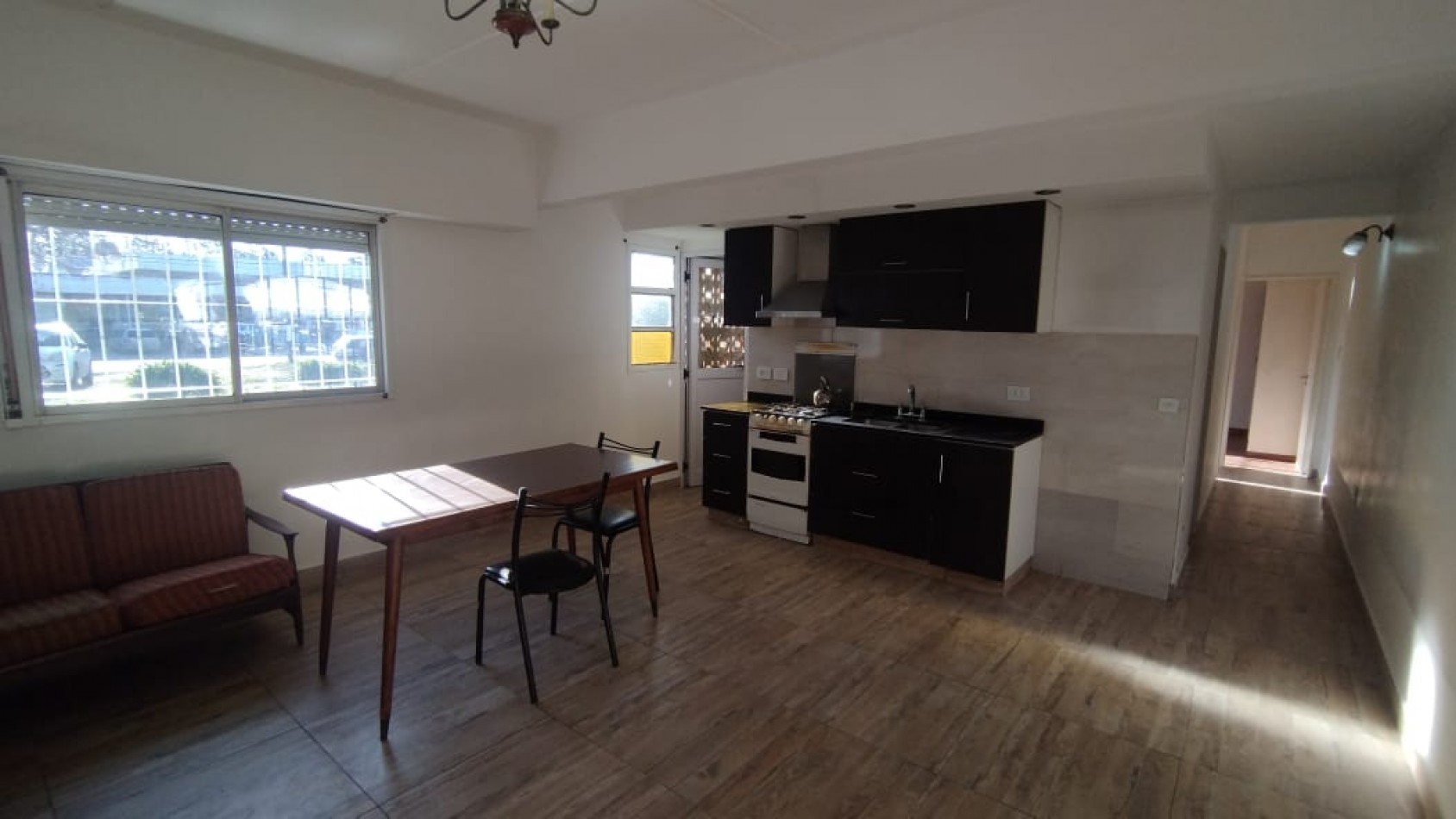 DEPARTAMENTO PLANTA BAJA SOBRE AVENIDA