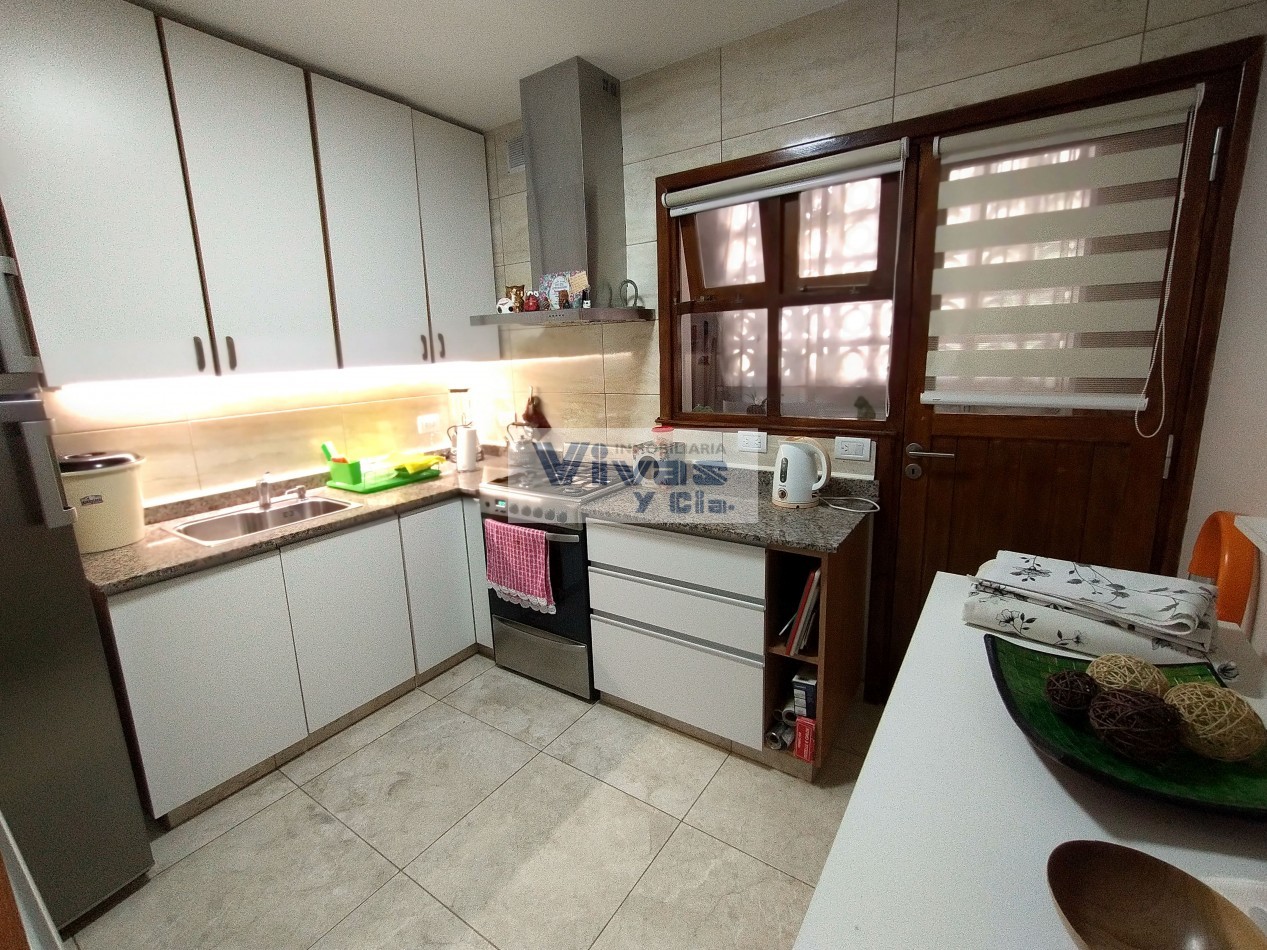 ESPECTACULAR DEPARTAMENTO 4 AMBIENTES RECICLADO!!