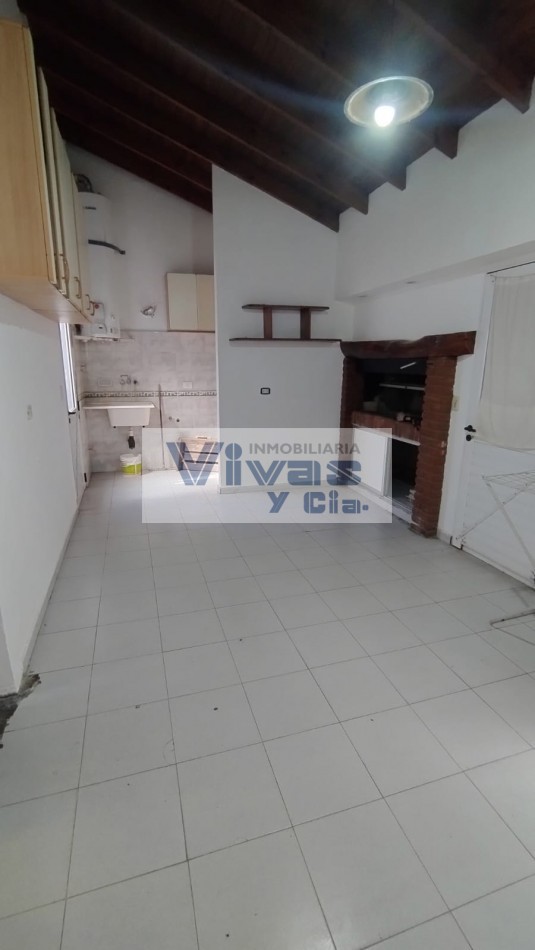 VIVIENDA AMPLIA 3 AMBIENTES CON GARAGE