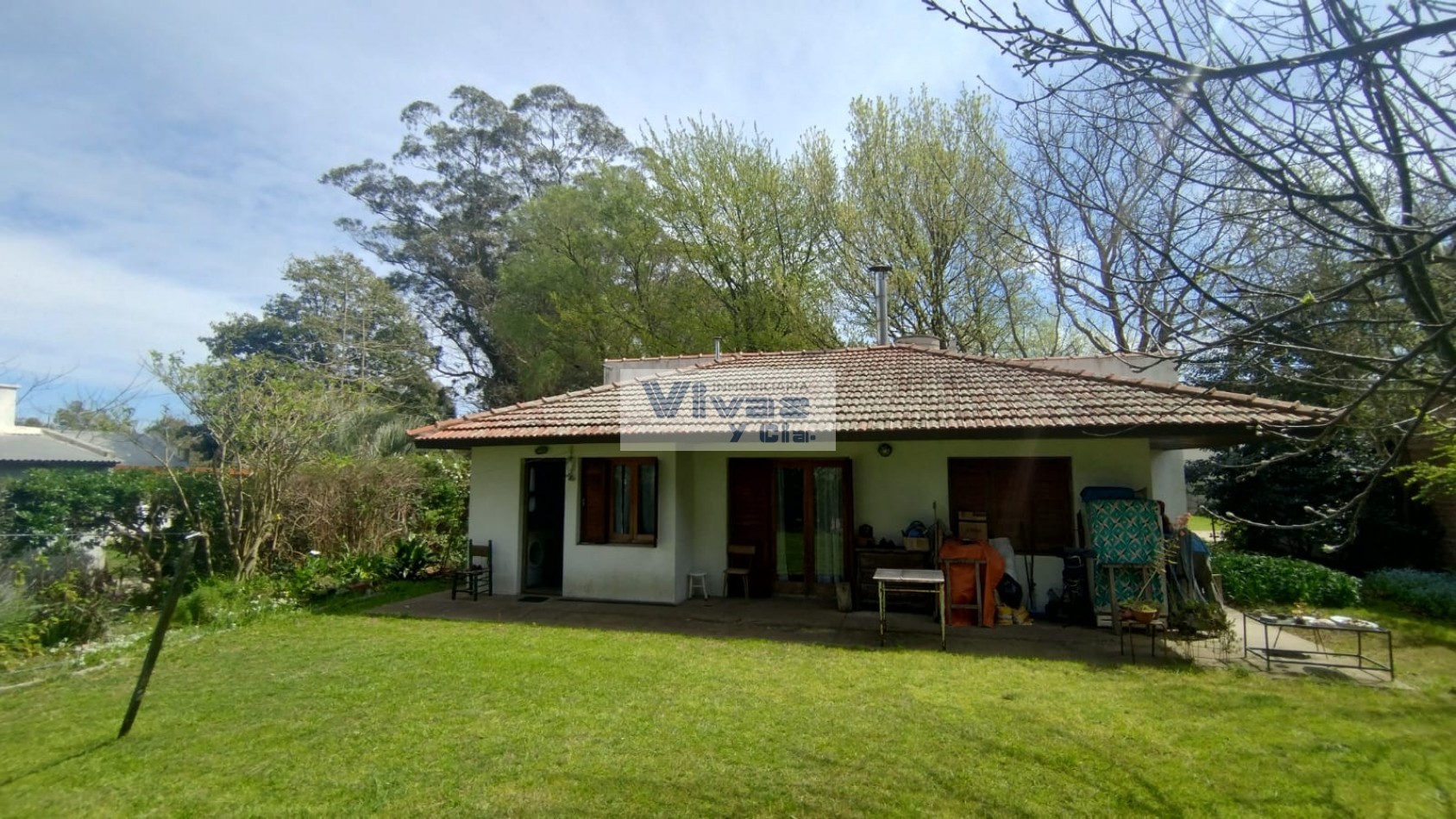 CHALET 3 AMBIENTES CON AMPLIO PARQUE