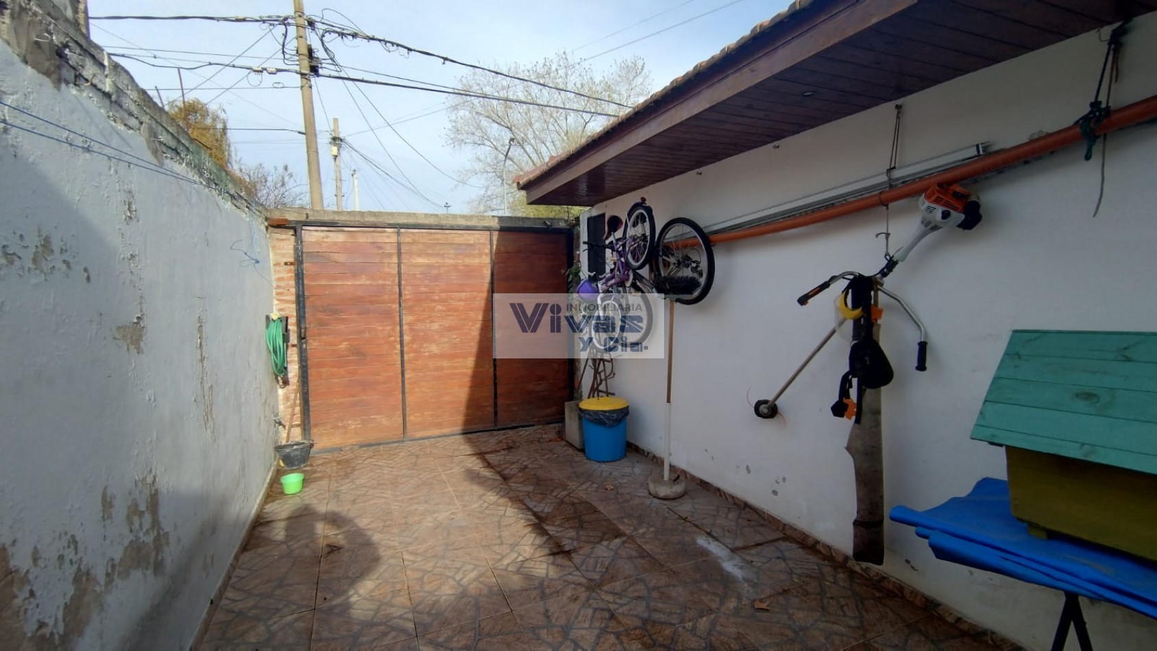 CHALET 3 AMBIENTES CON PATIO Y GARAGE