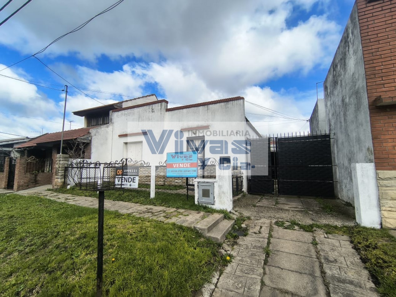 APTO CREDITO CASA 3 AMBIENTES CON GARAGE Y PARQUE