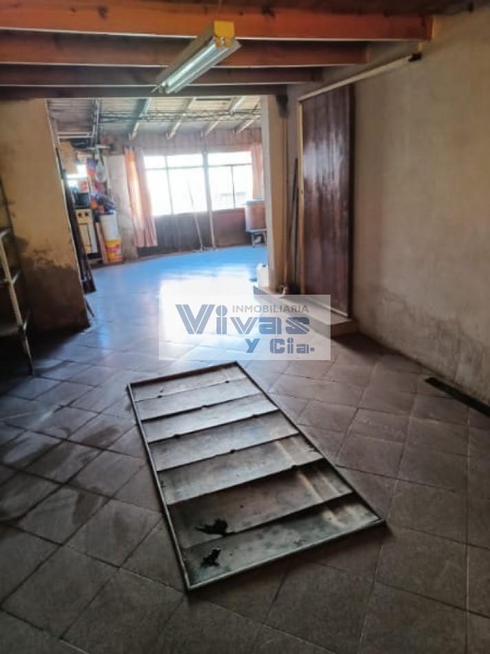 CHALET 3 AMBIENTES CON GARAGE Y QUINCHO