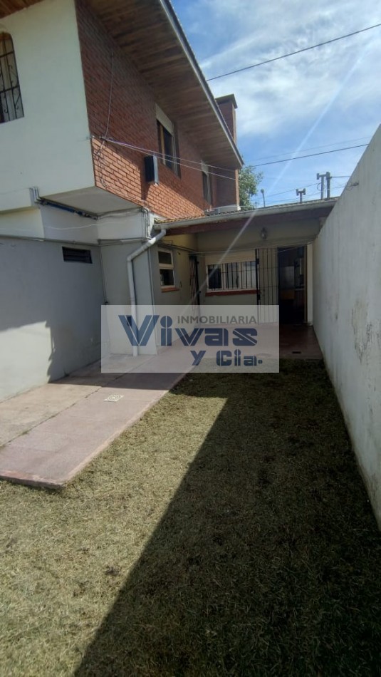 DEPARTAMENTO 2 AMBIENTES AMPLIO CON COCHERA