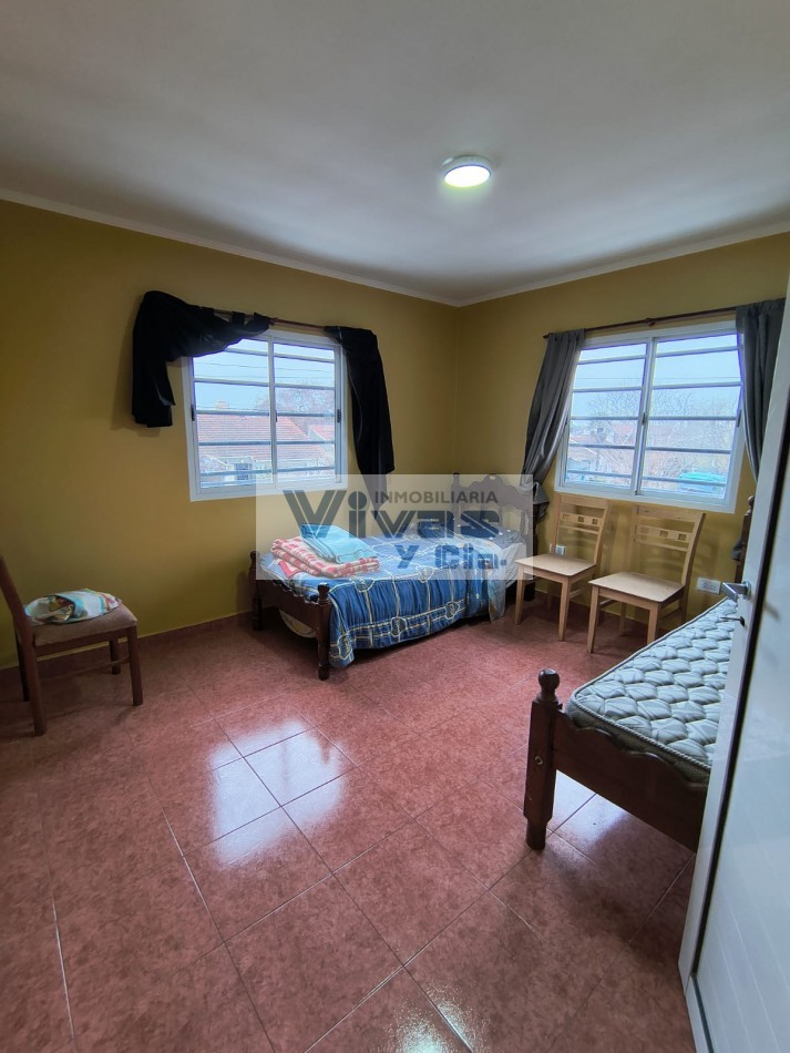 CASA 4 AMBIENTES CON COCHERA
