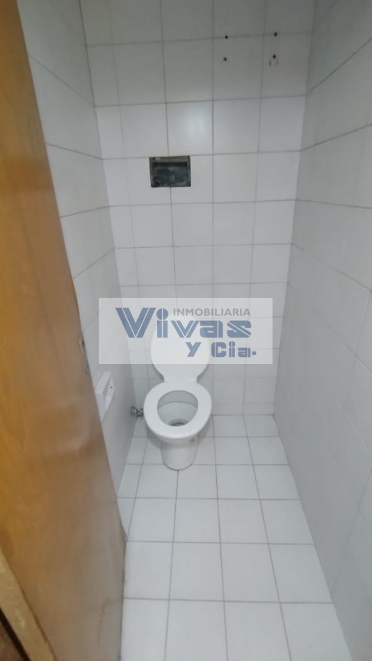 LOCAL EN ALQUILER SOBRE AVENIDA COMERCIAL