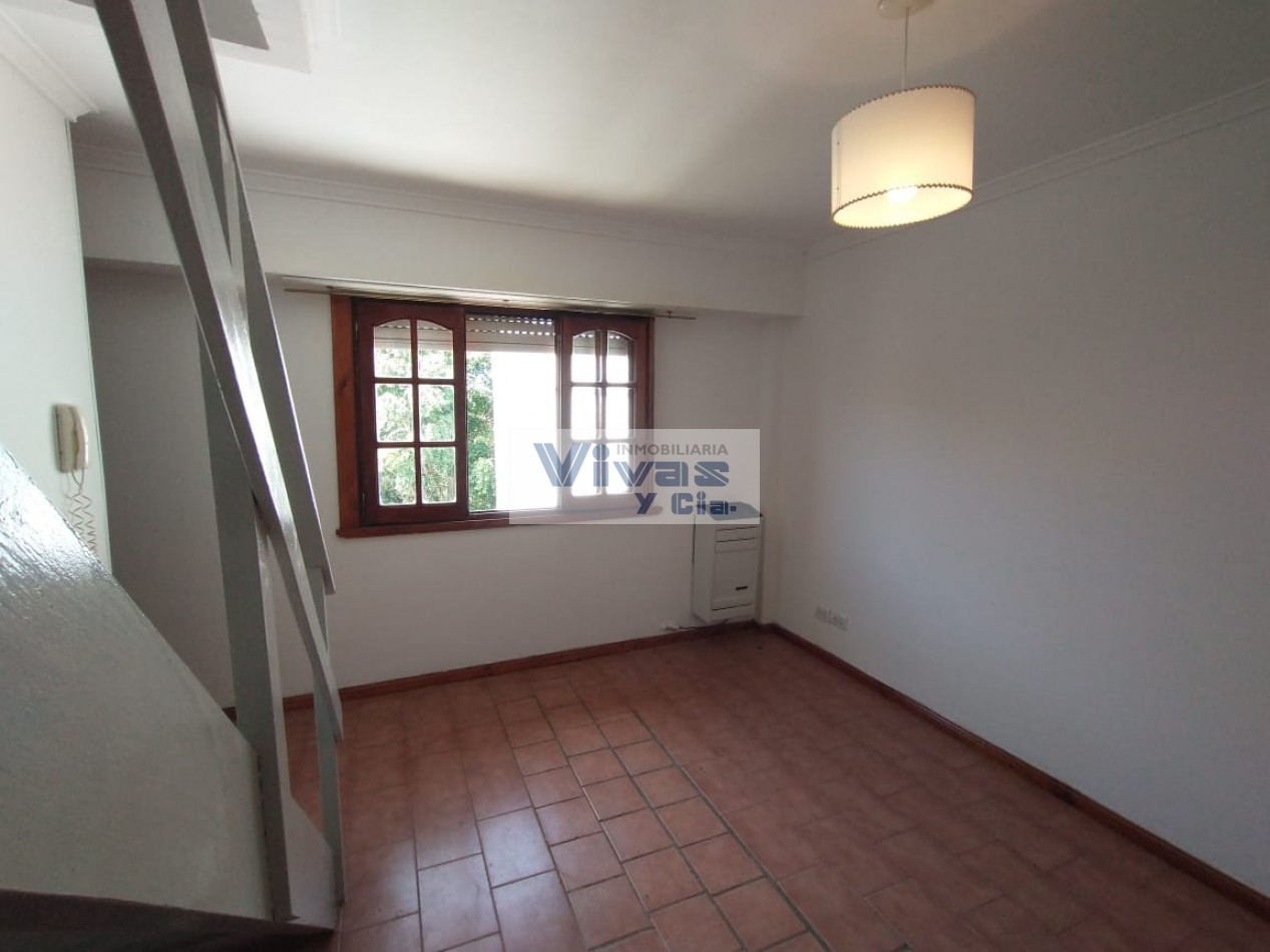 DEPARTAMENTO 2 AMBIENTES S/AVENIDA