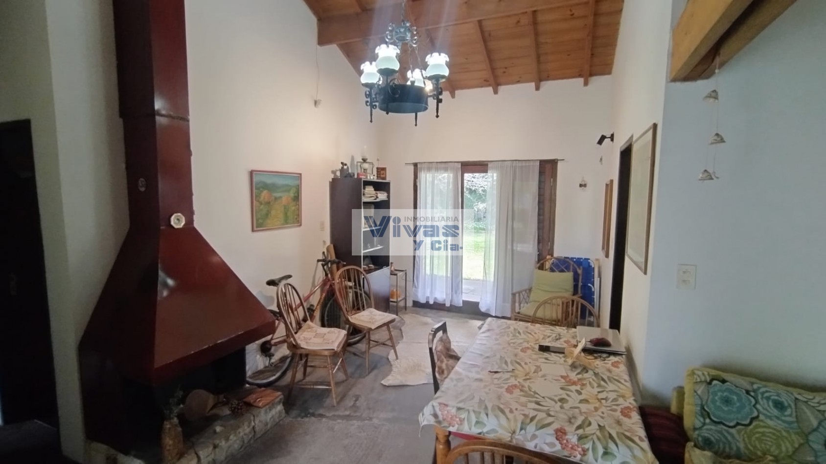CHALET 3 AMBIENTES CON AMPLIO PARQUE