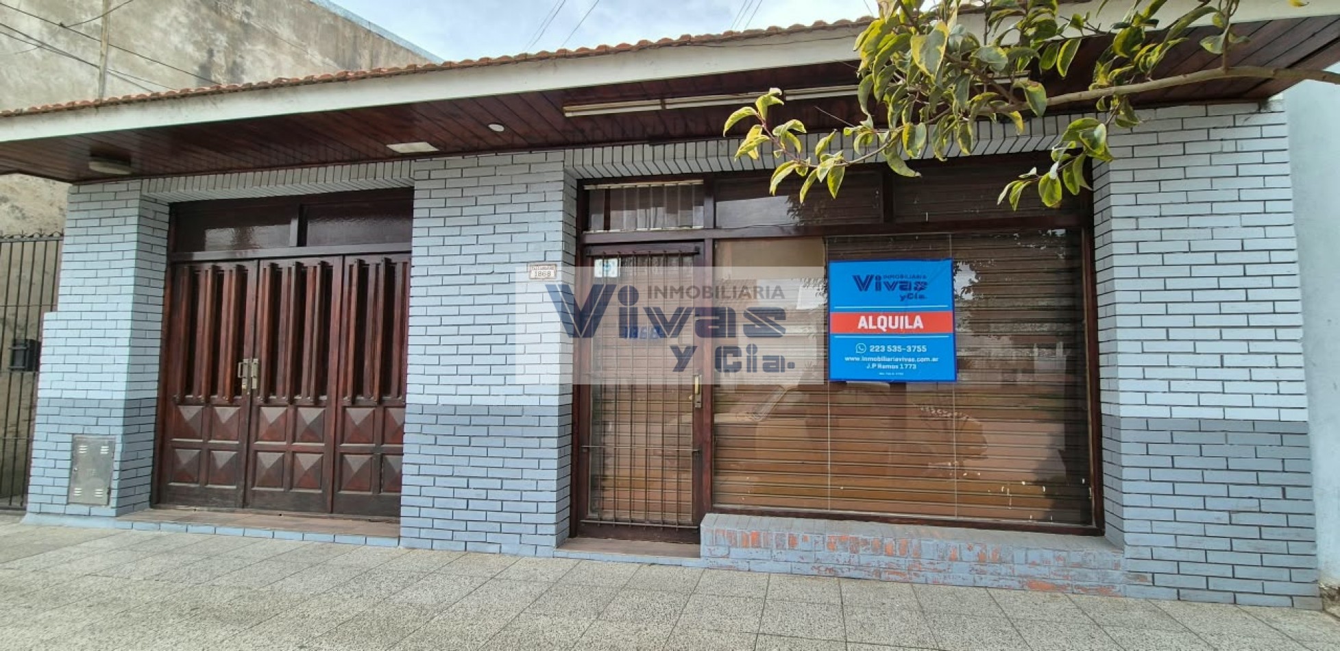 LOCAL CON DEPOSITO Y PRIVADO