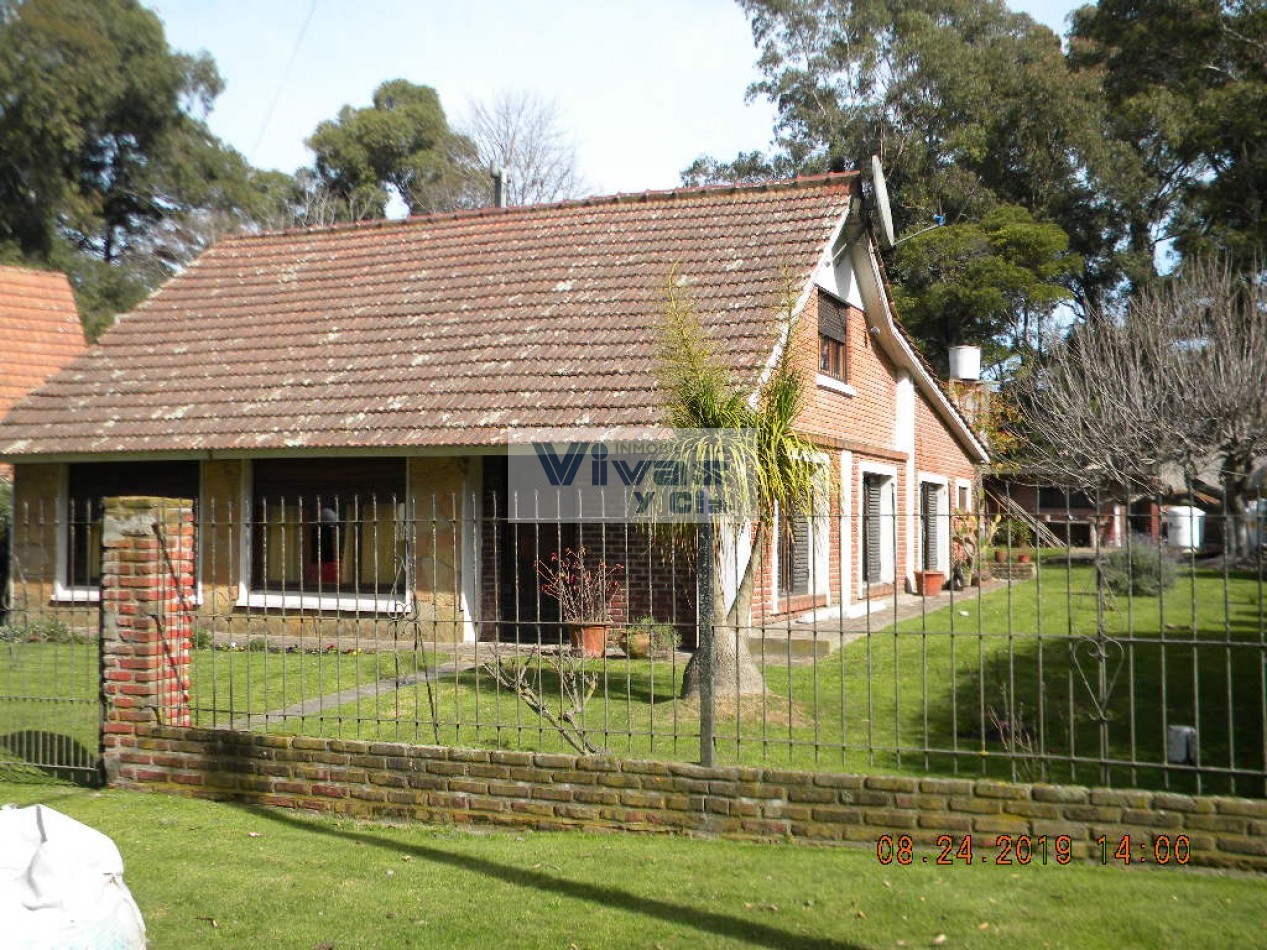 AMPLIO CHALET 4 AMBIENTES S/LOTE 800 M2