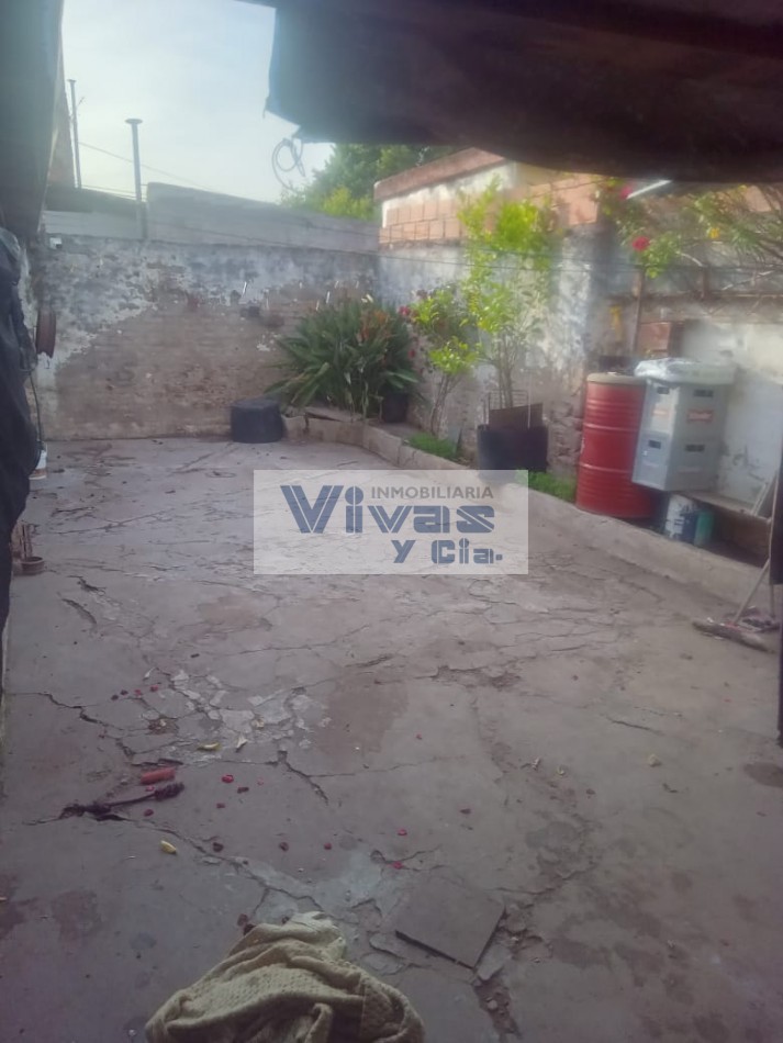 CHALET 3 AMBIENTES CON GARAGE Y QUINCHO