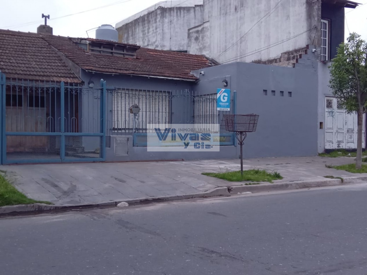 CHALET 3 AMBIENTES CON GARAGE Y QUINCHO