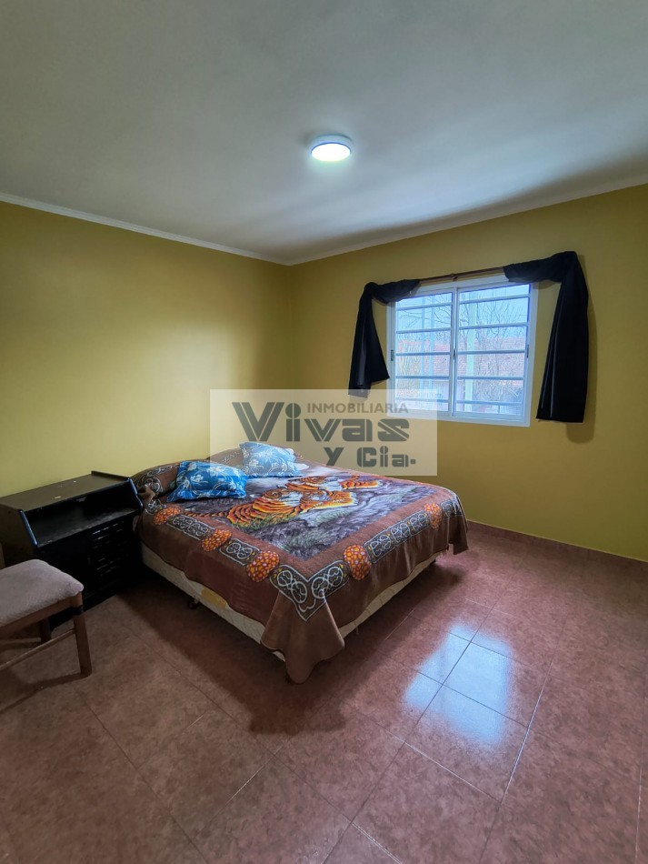 CASA 4 AMBIENTES CON COCHERA