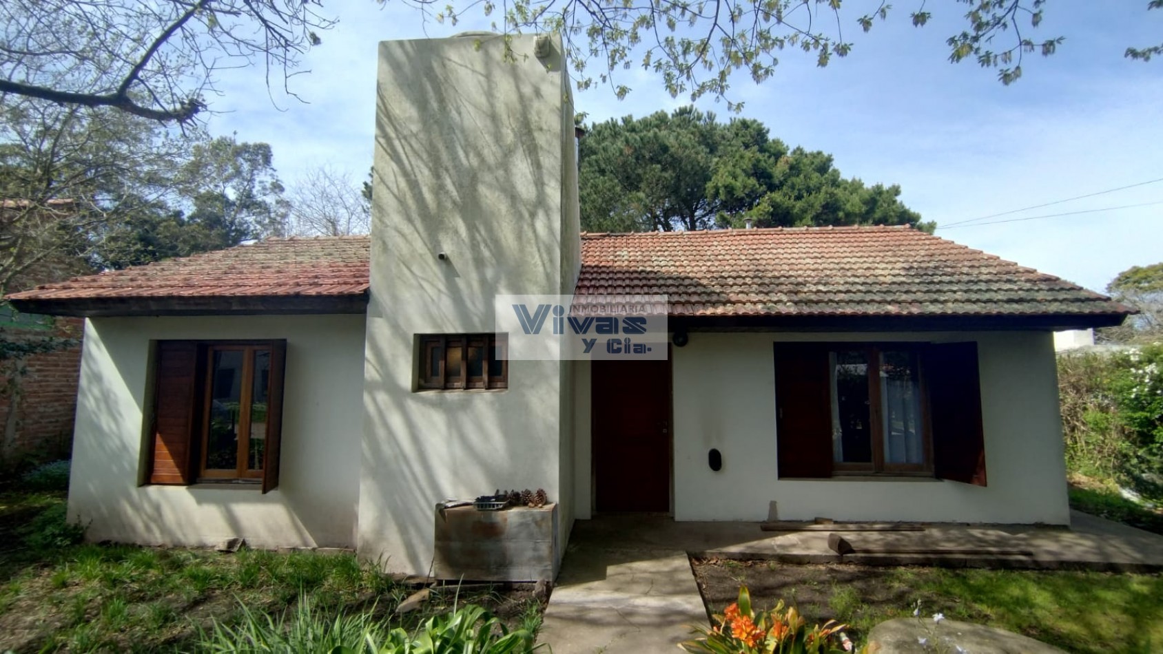CHALET 3 AMBIENTES CON AMPLIO PARQUE