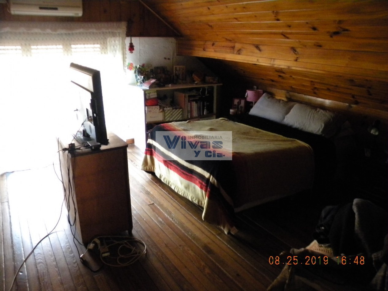 AMPLIO CHALET 4 AMBIENTES S/LOTE 800 M2