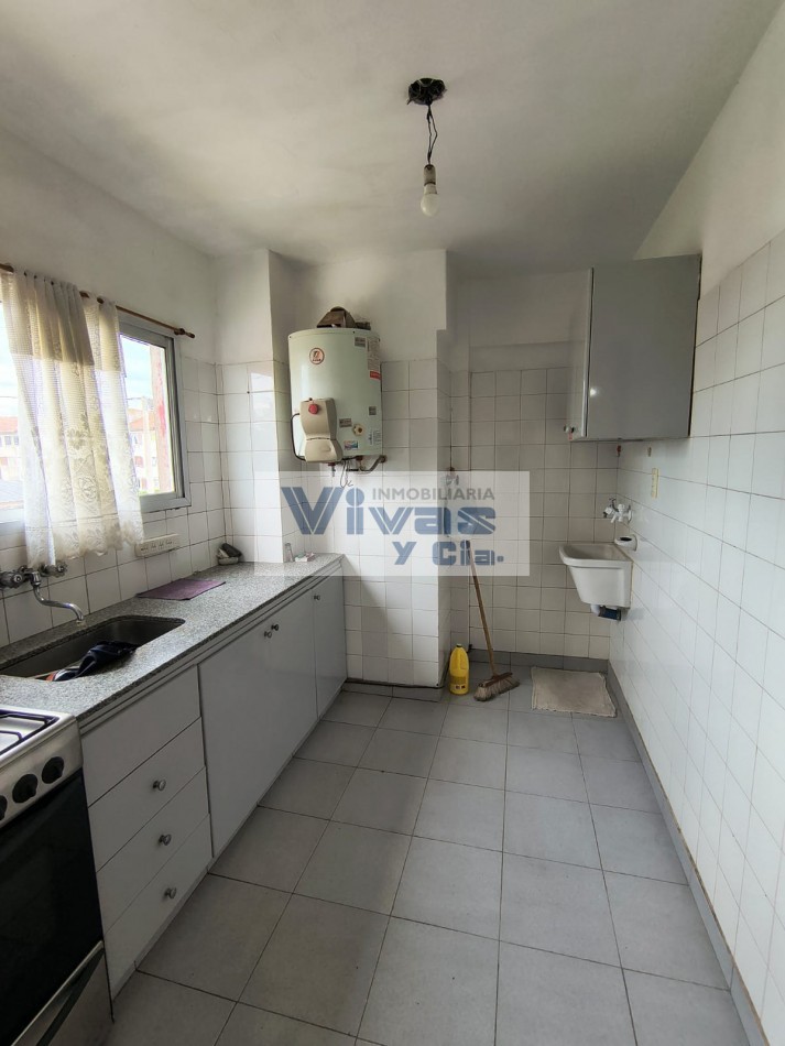 DEPARTAMENTO 4 AMBIENTES CON COCHERA