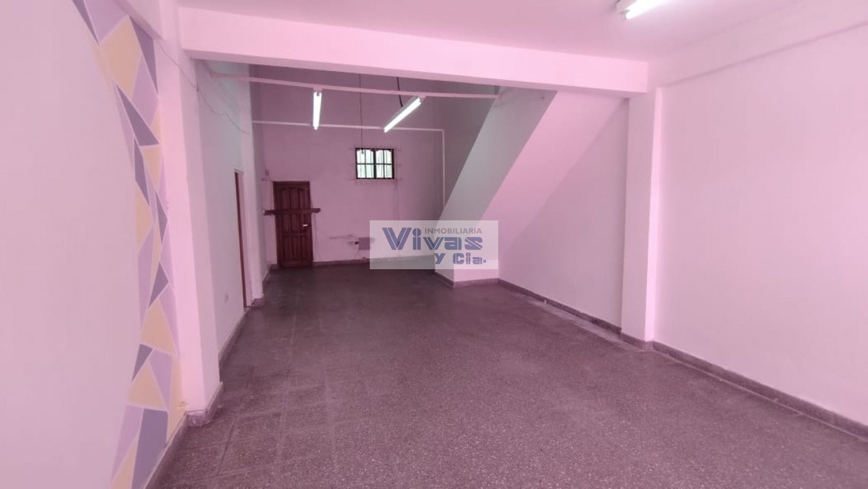 LOCAL EN ALQUILER SOBRE AVENIDA COMERCIAL