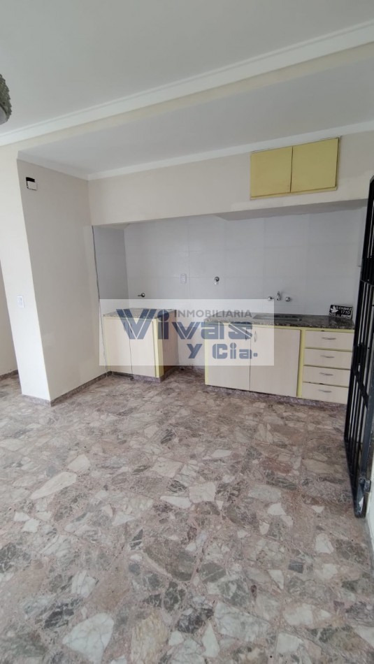 CASA 4 AMBIENTES C/ RECICLADO PARCIAL
