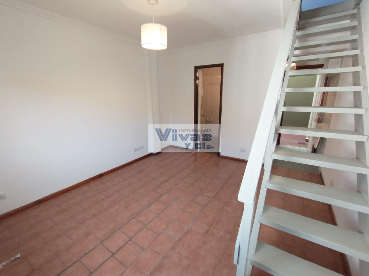 DEPARTAMENTO 2 AMBIENTES S/AVENIDA