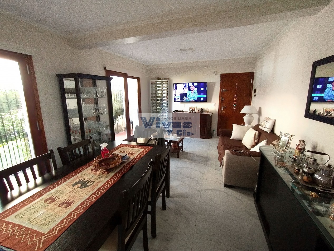 ESPECTACULAR DEPARTAMENTO 4 AMBIENTES RECICLADO!!