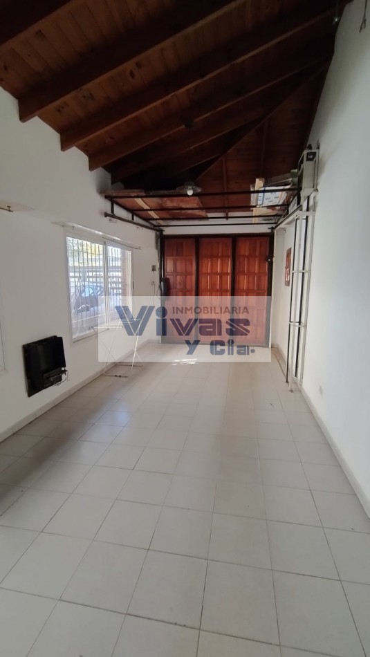 VIVIENDA AMPLIA 3 AMBIENTES CON GARAGE