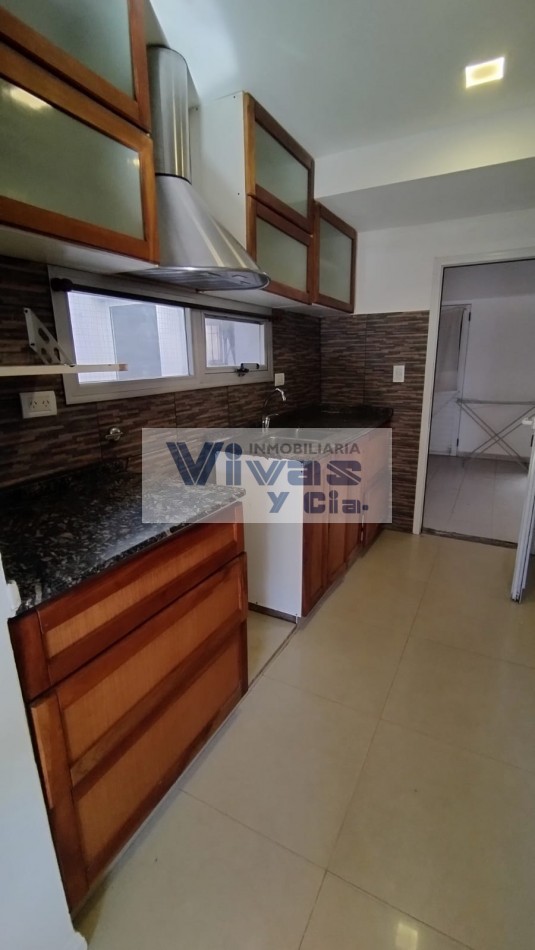 VIVIENDA AMPLIA 3 AMBIENTES CON GARAGE