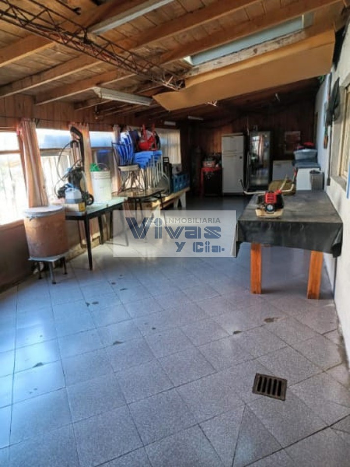 CHALET 3 AMBIENTES CON GARAGE Y QUINCHO