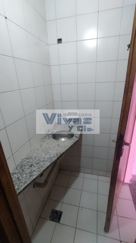 LOCAL EN ALQUILER SOBRE AVENIDA COMERCIAL
